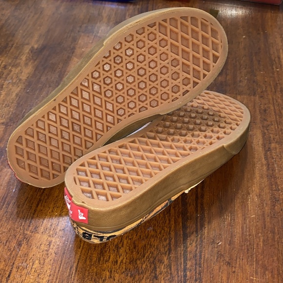 Kids Vans Off the Wall size 1.5 Tiger pattern - Picture 2 of 5